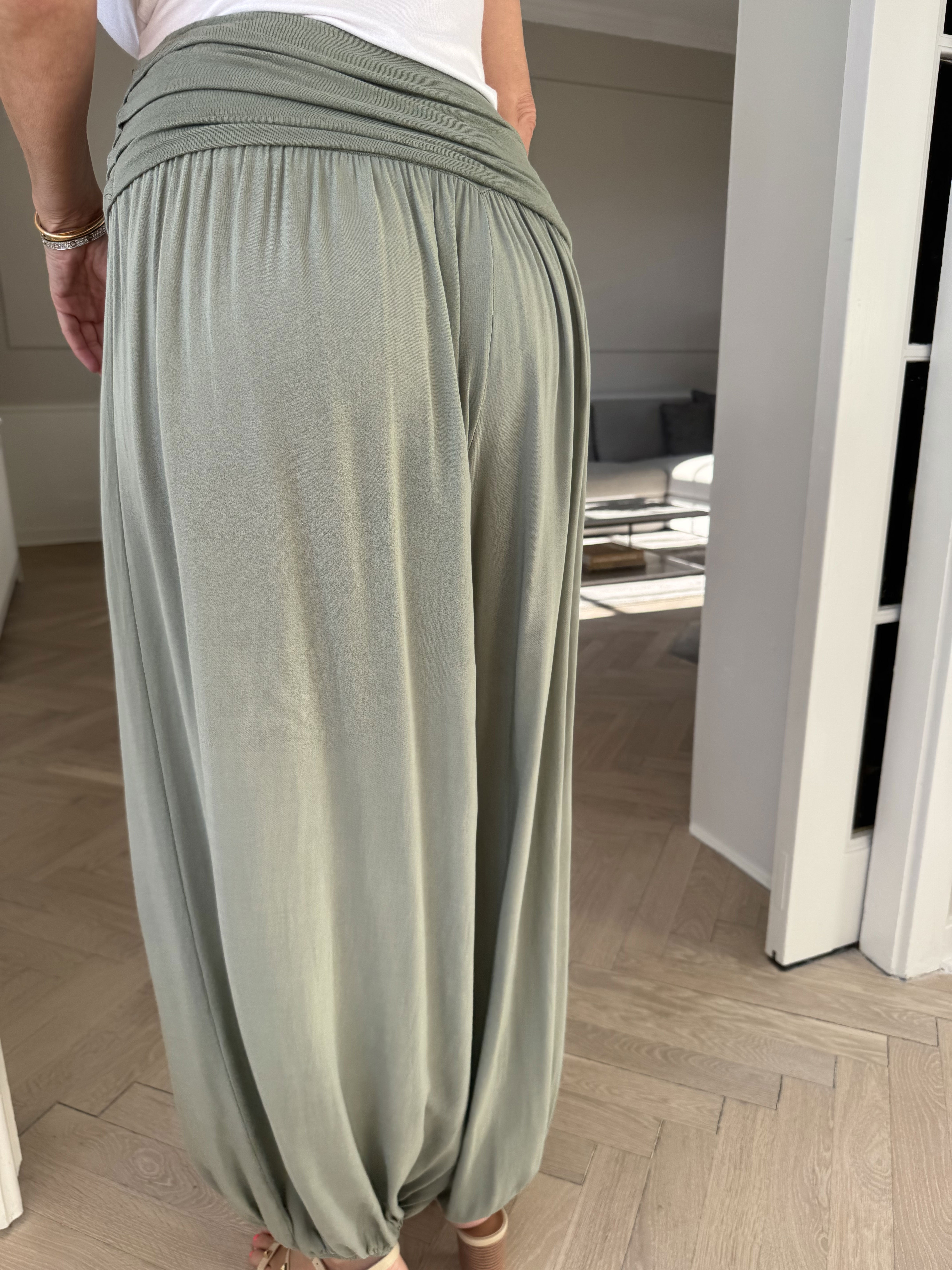 Drew - Ensfarvet boheme bukser i let viskose